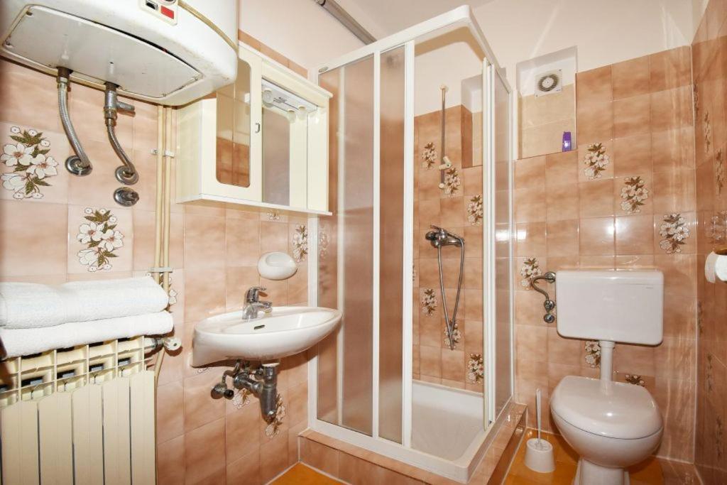 Apartments And Rooms Branka Novigrad  Zewnętrze zdjęcie